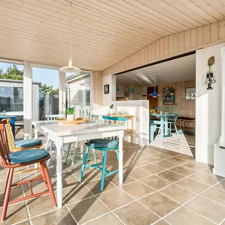 Semesterbostad Avelin - 800m From The Sea By Interhome